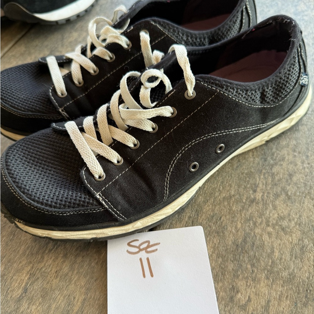 Dr. Scholl's Black Athletic Shoes